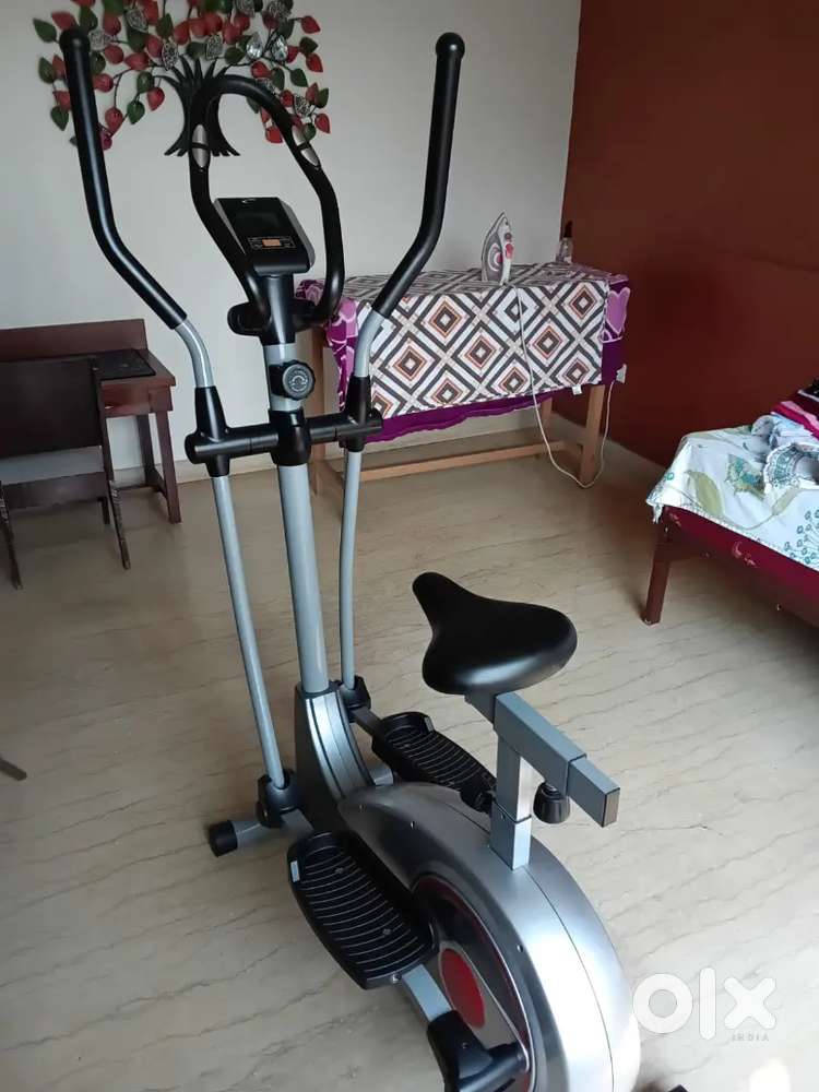 Absolutely Un-uses Cross Trainer ( Brand Fly King)