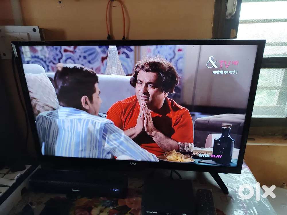 Vu smart tv 32 inch+ Usha table fan+ stool chair