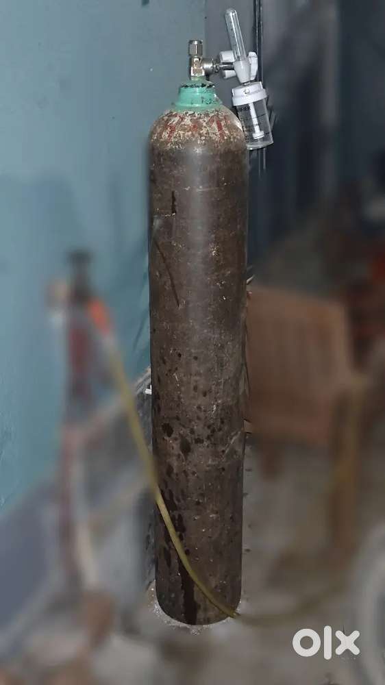 40 Ltr and 10 Ltr Oxygen Cylinder