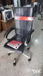 Brand New Fresh Cushion Office Chair/Revolving Wheel Boss Chair