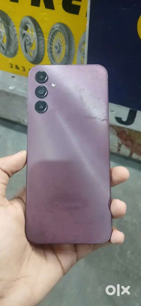 Good Condition.     6GB/128GB.