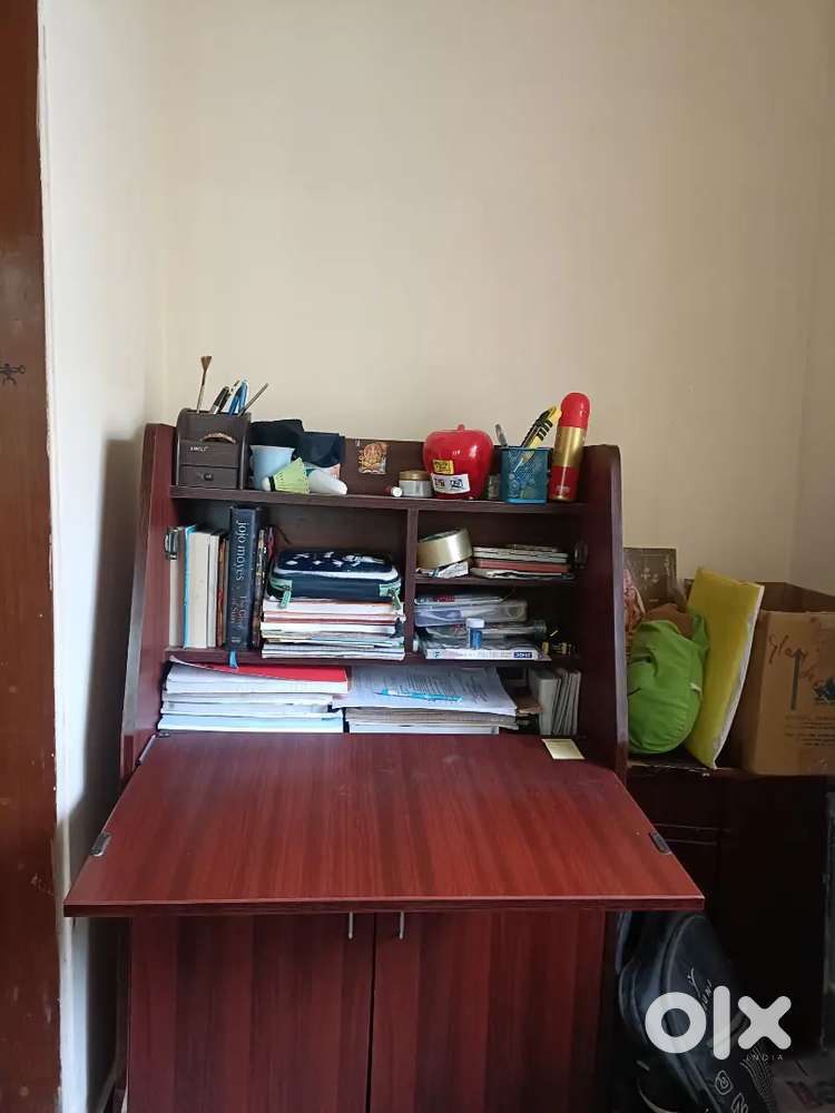 Study table for kids