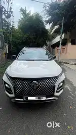 MG Hector Plus Sharp Pro 2.0 Turbo Diesel 7 STR Dual Tone, 2023, Die..