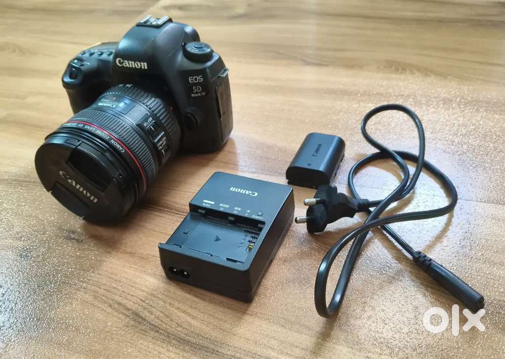 CAMERA DSLR EOS 5D MARK IV WITH LENS AND KITS.