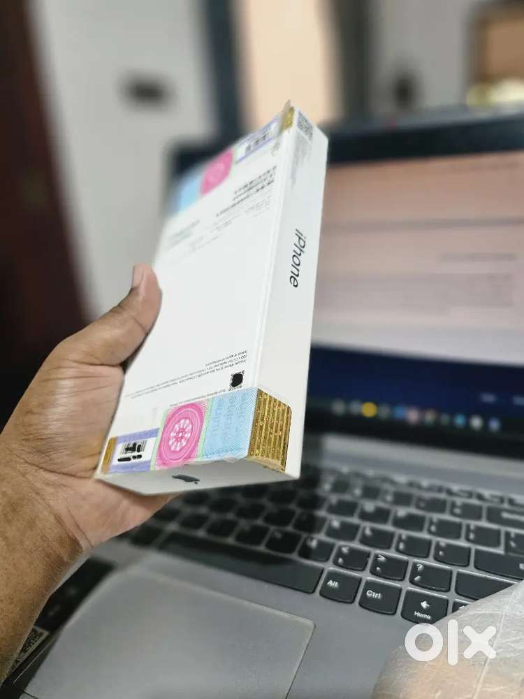 Iphone 16 pro max, **256 GB, **Black titanium colour available,