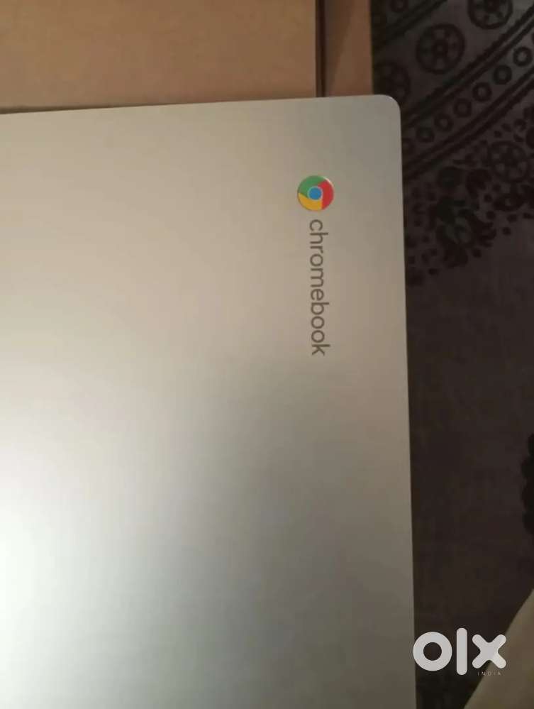 Chromebook mint quality, with  6 month warrenty, Immediately sell