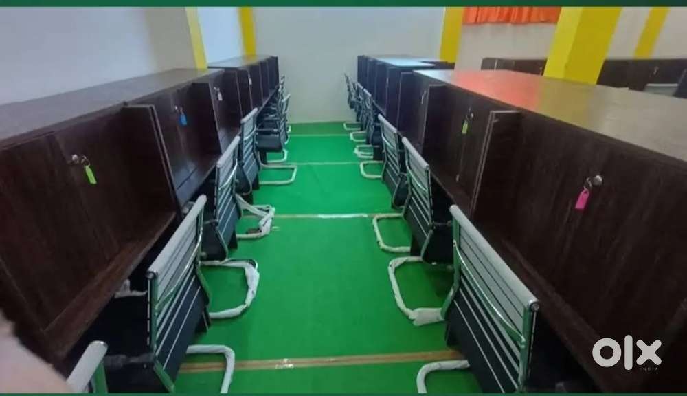 एक प्रतिष्ठित लाइब्रेरी की शाखा बिकाऊ है