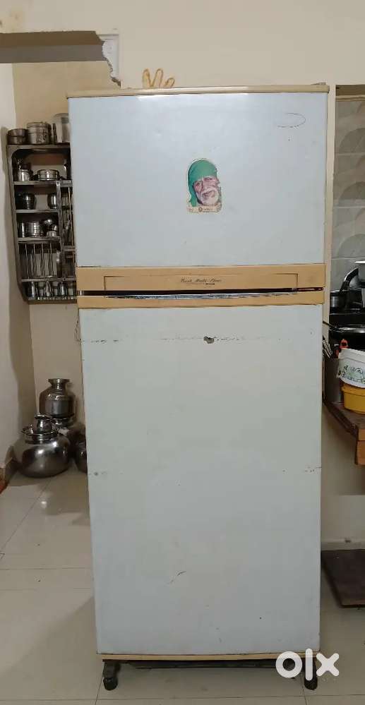 Daewoo fridge of 350 liters doble door old one