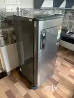 4 months used mint condition 184L whirlpool Fridge available