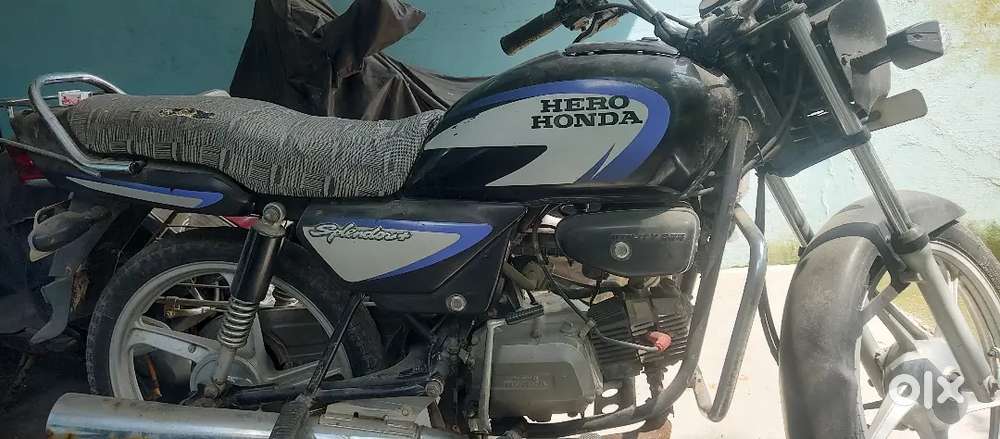Splendor bike good condition single hand no engine work