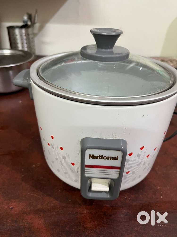 Small rice cooker