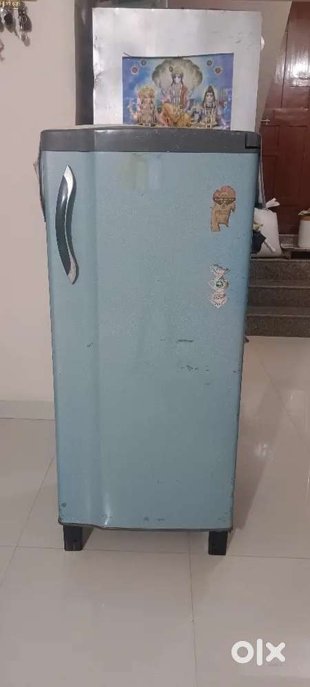 Fridge for Sale – Clean, Fully Functional, Ready to Use