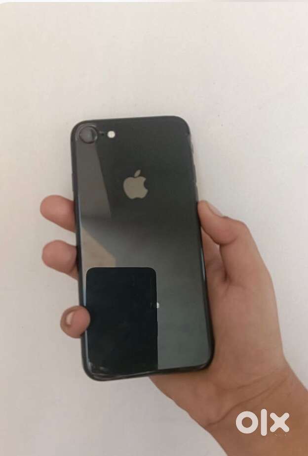 Iphone 8 Black good comdition 87 battery 64 gb storage
