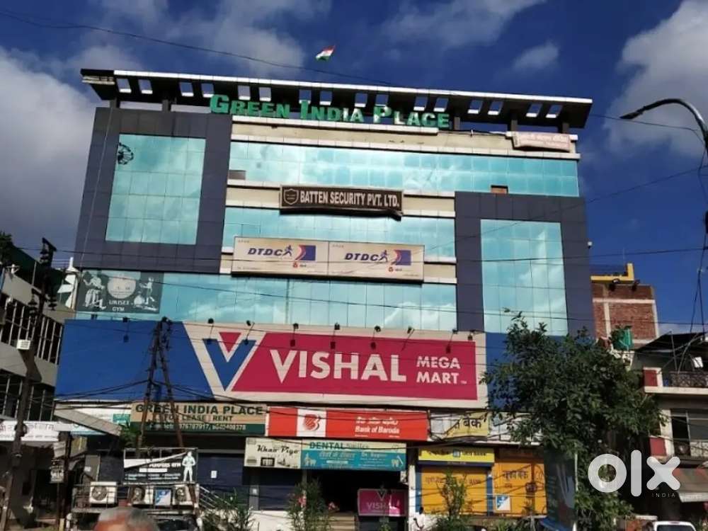 5th 8th 10th girls and boys Urgent hiring Vishal Mega Mart job apply