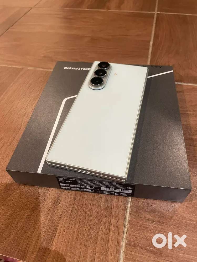 Samsung fold 7. 512 GB. 12GB RAM