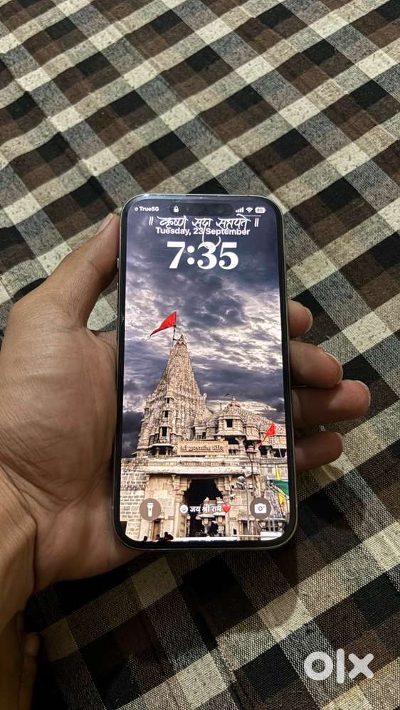 I phone 15 pro 128 gb natural titanium 85