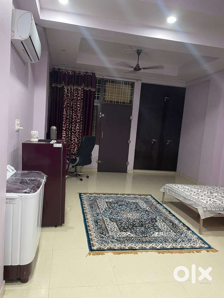 1RK unfurnished flat for rent