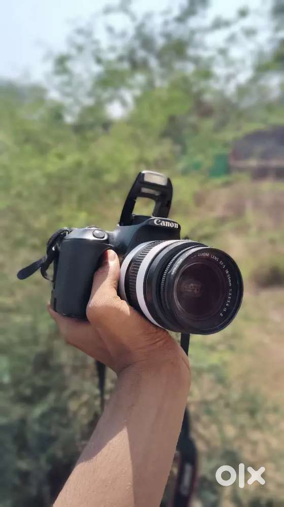 Canon camera 200 D
