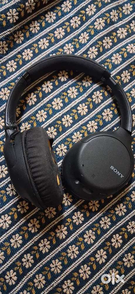 Sony WH-XB710 noise cancellation urgent selling good quality sound