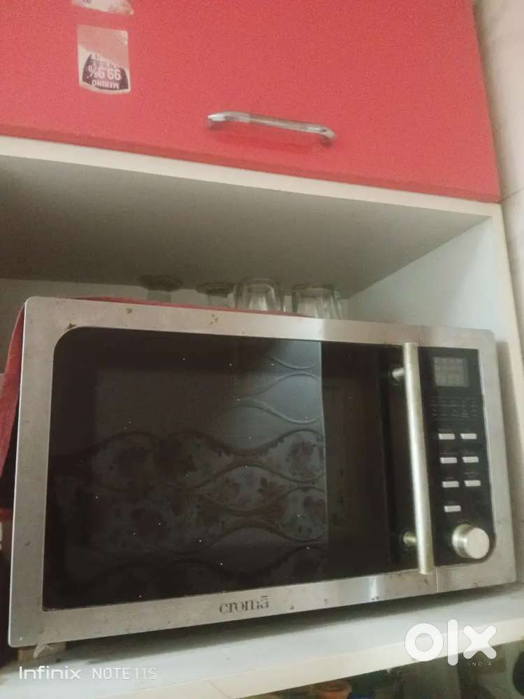 Croma microwave in excellent condition