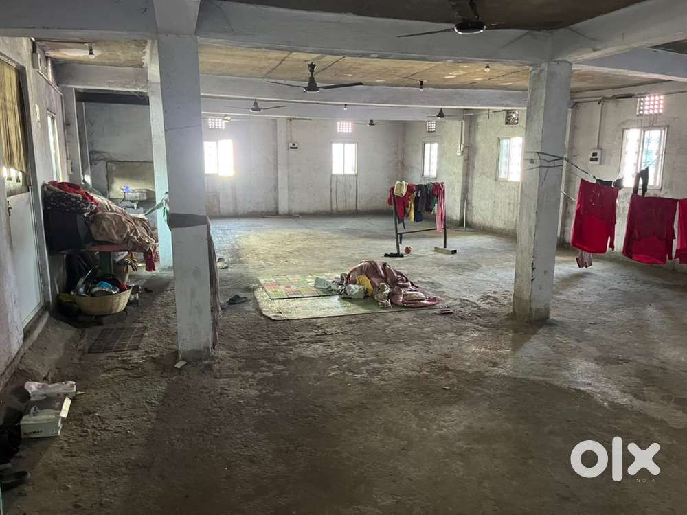 Second floor property , suitable for godowns as such paints etc.