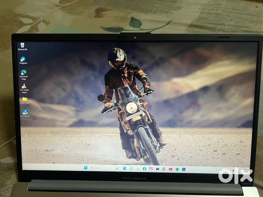 Asus Vivobook Go 15, Ryzen 5 Quad Core 7520U, 8/512 GB