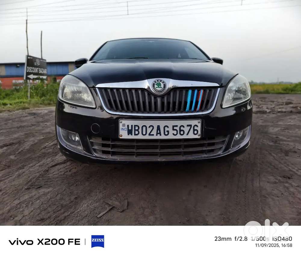 Skoda rapid 1.6 Ambaint TDI all company  OEM fittings 62000 clocked