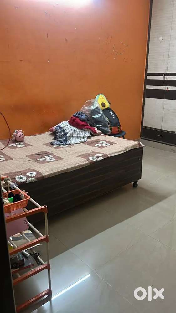Need flatmate with good understanding and good behaviour