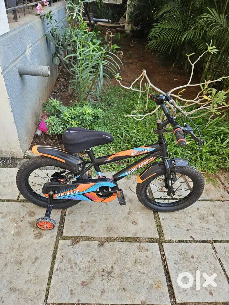 HERO- Sprint Whistle 16T  Bike with 9.5 Inche Steel Frame for Children