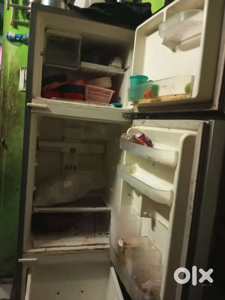 Iwant to sale whirlpool 3 triple door fridge
