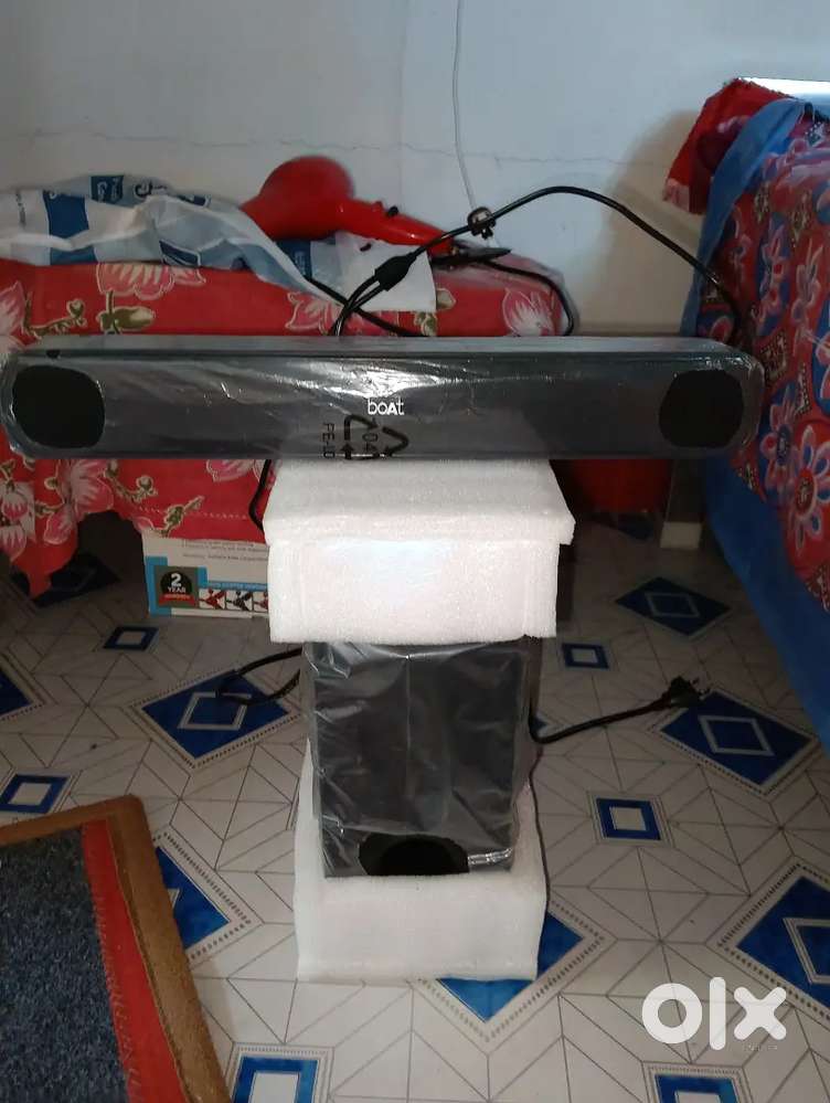 Boat hom theatre 1 month old 1 year warranty