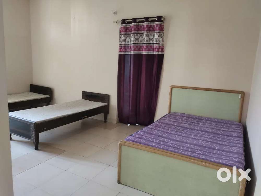 BOYS PG NEAR BESTEC AND SECTOR 65 AND 66