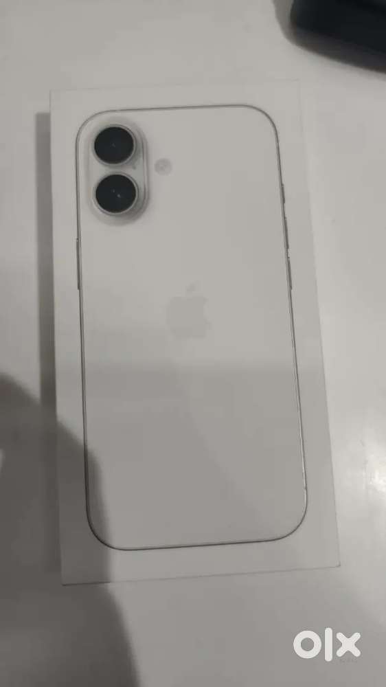 iPhone 17 white colour