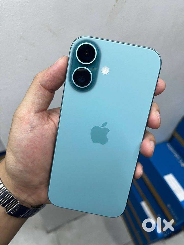Selling iPhone 16, Mint Condition, 100% Battery Health, Variant 128GB.