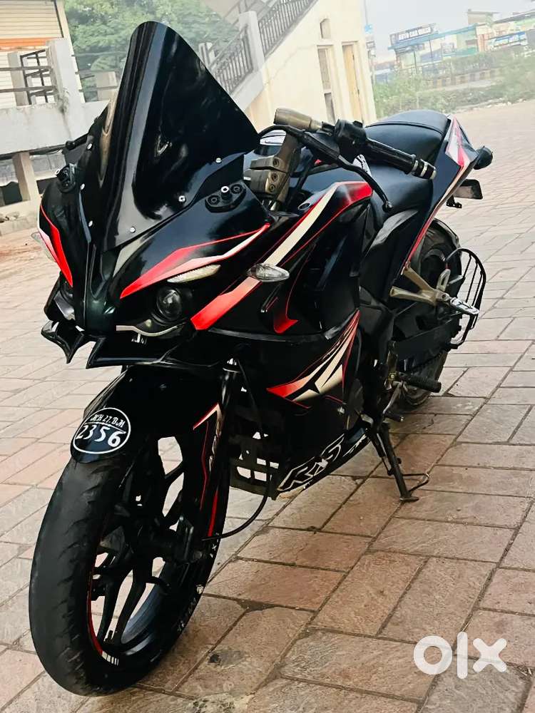Bajaj pulsar rs 200