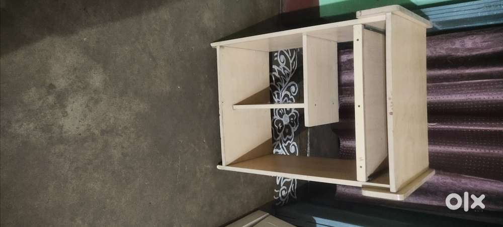 Computer table