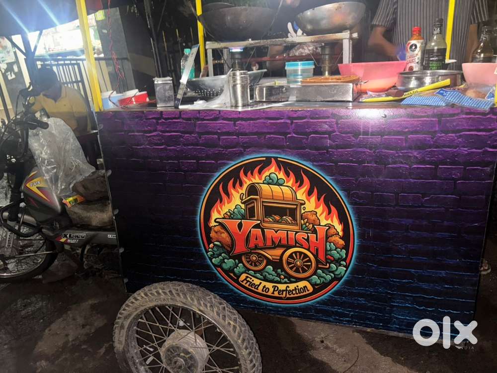 Cook for a food cart