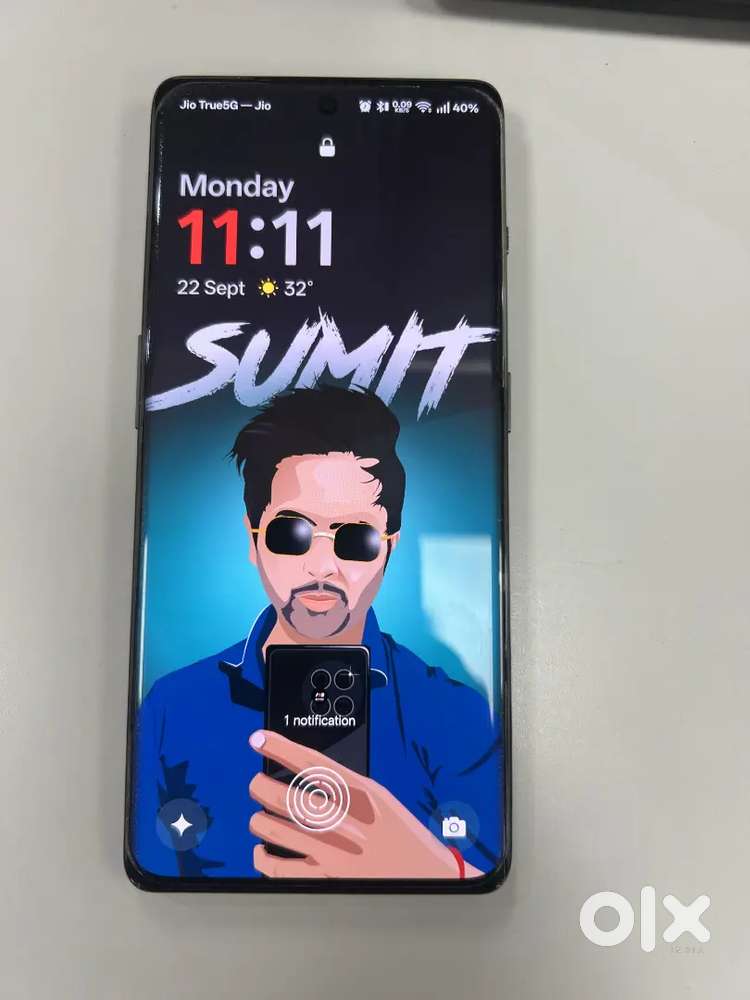 One plus 11r in 18k brand new condition (not negotiable)