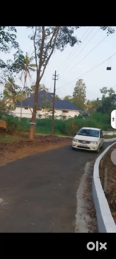 House plots, Malayinkeeze jungtion and by pass roads near 2.5Lakh to