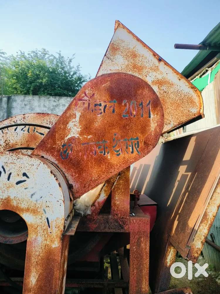 अभिषेक थ्रेसर