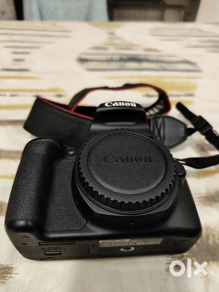 EOS 1500D Canon DSLR Camera