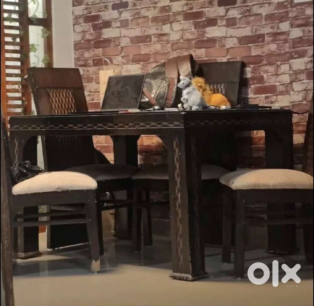 Dining Table with 4 Chairs