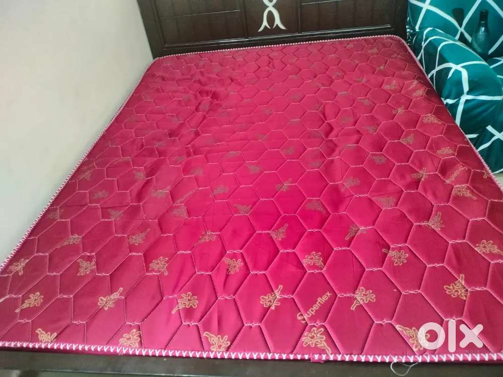 Used Mattress(Queen size, 78*60*5)