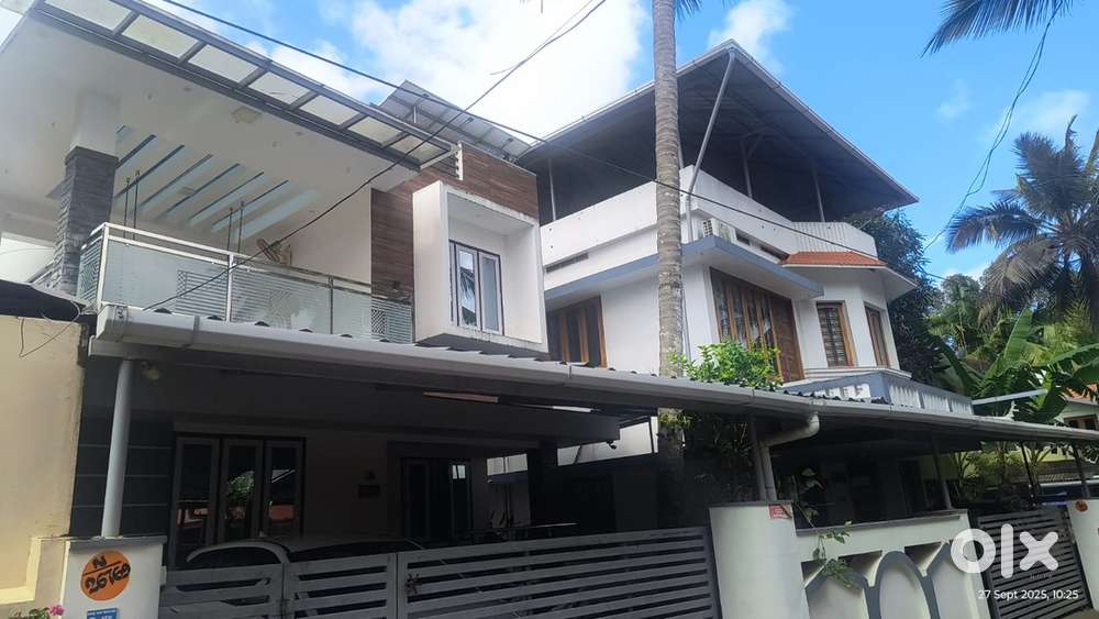 2000 sq ft house top floor for rent Semifurnishd bachelor allowd