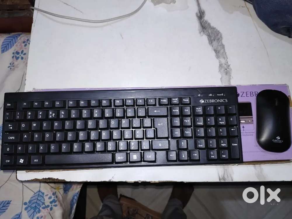 WIRELESS KEYBOARD AND MOUSE COMBO
