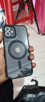 i phone12 5g face id on true tone on 76%bh disply glass crack he minor