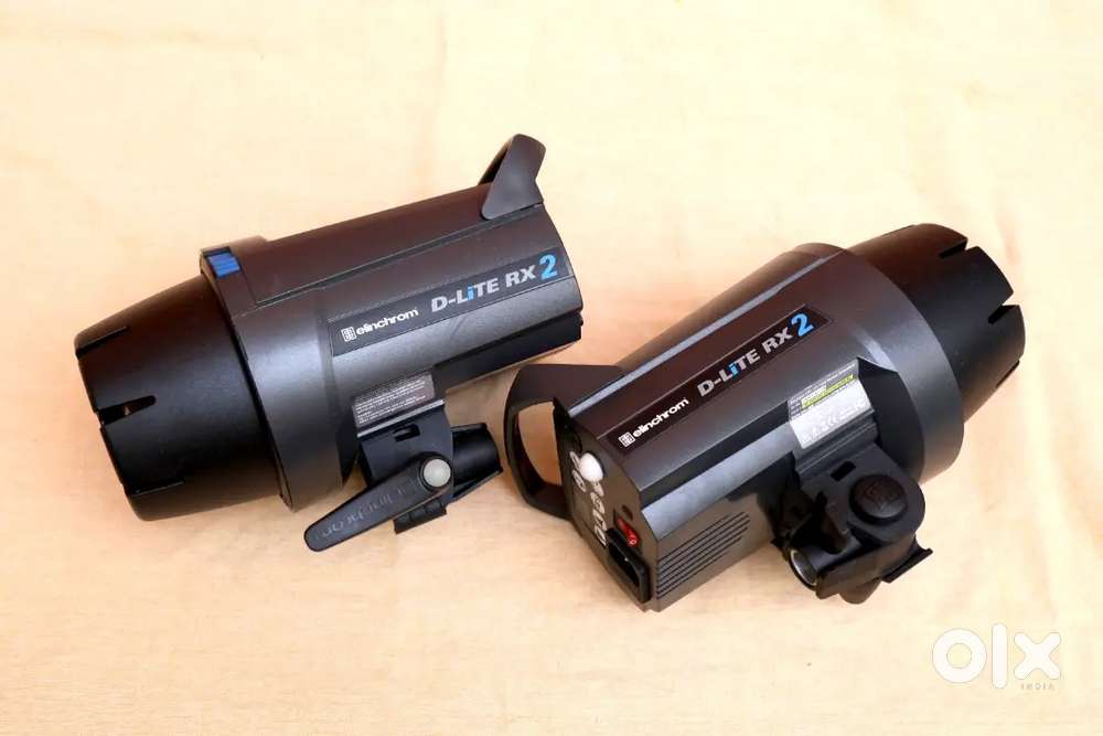 Studio lights with other accessories given photos below