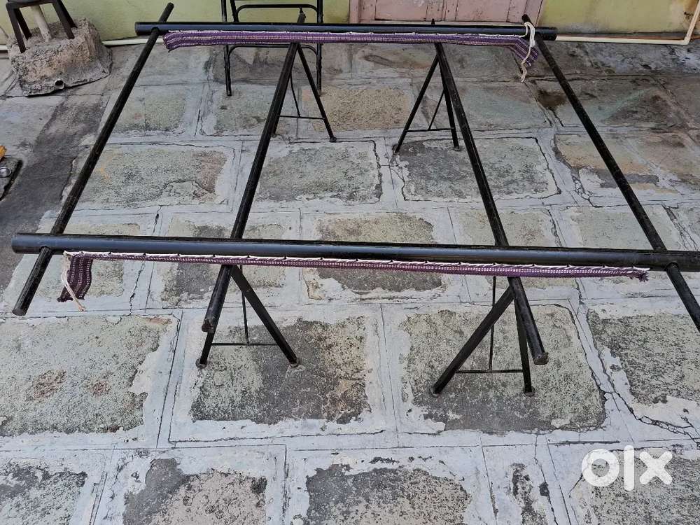 Iron maggam cot