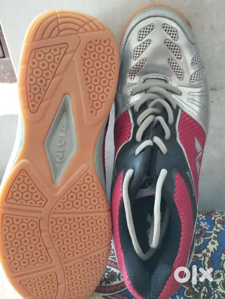 Badminton shoes nivia