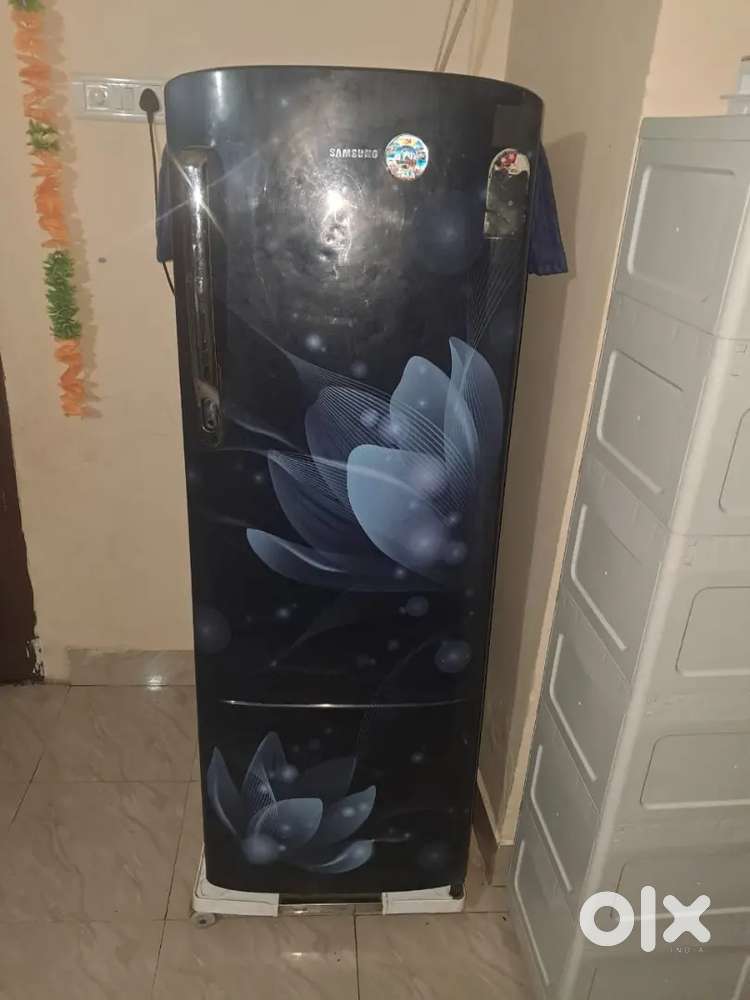 Old Samsung fridge220 ltr